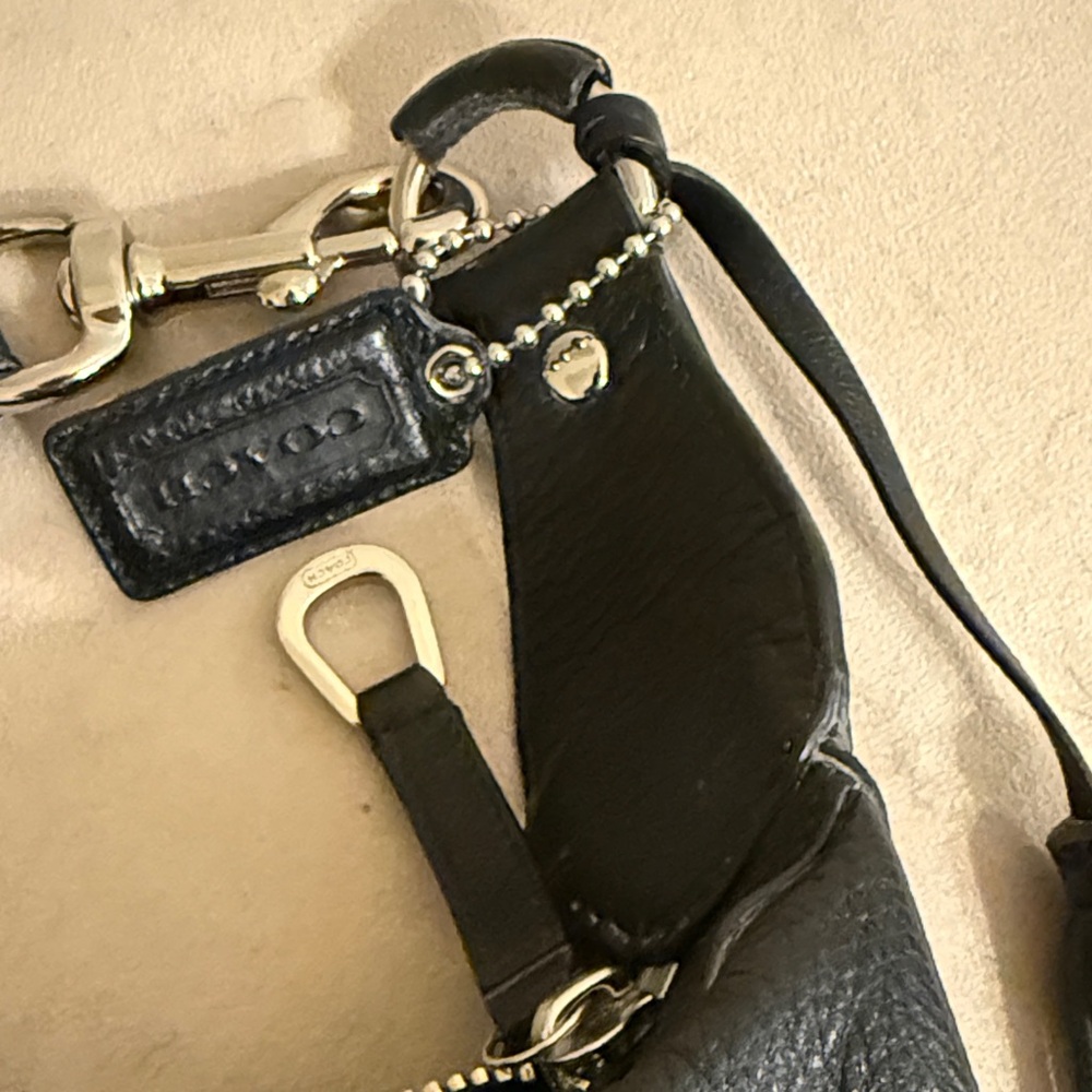 Coach F23960 Avery Black Pebbled Leather Hobo Shoulder Bag - Picture 6 of 8